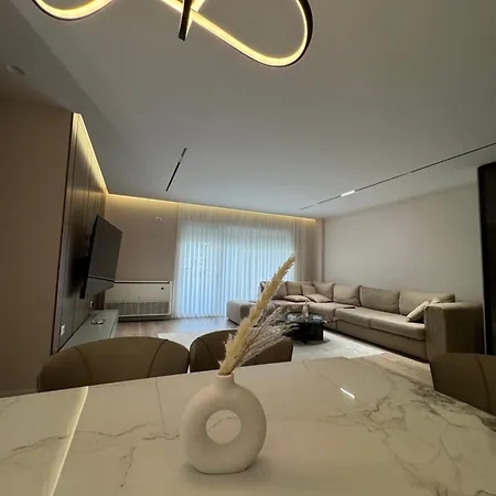 Апартаменты Modern - Quiet Near Liqeni I Thate *