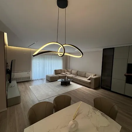 Modern - Quiet Near Liqeni I Thate Апартаменты Тирана