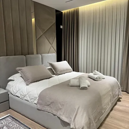 Modern - Quiet Near Liqeni I Thate Тирана